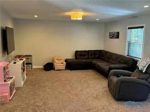130 Oak Meadows Dr, Bryan, OH 43506 photo 18