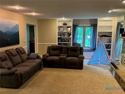 130 Oak Meadows Dr, Bryan, OH 43506 photo 13