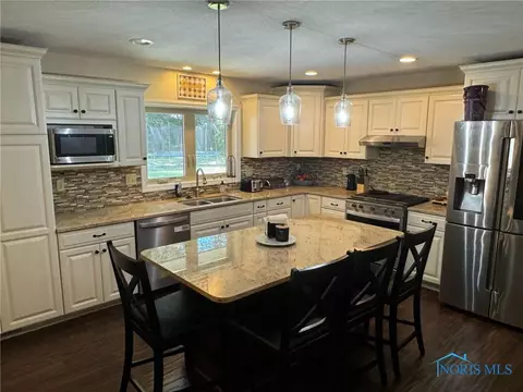 130 Oak Meadows Dr, Bryan, OH 43506 photo 8