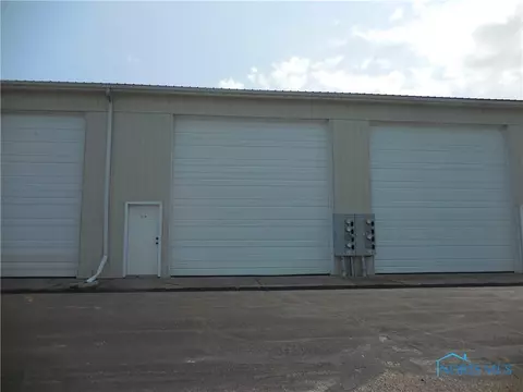 3930 N State Route 2 #B112, Port Clinton, OH 43452
