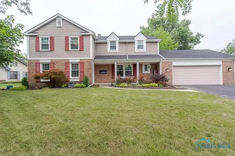 893 E Sandalwood Rd, Perrysburg, OH 43551