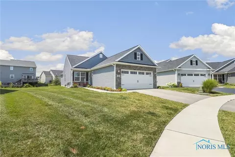 5163 Comstock Dr, Sylvania, OH 43560