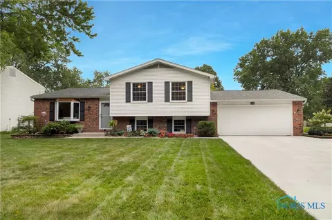526 Cambridge Park S, Maumee, OH 43537