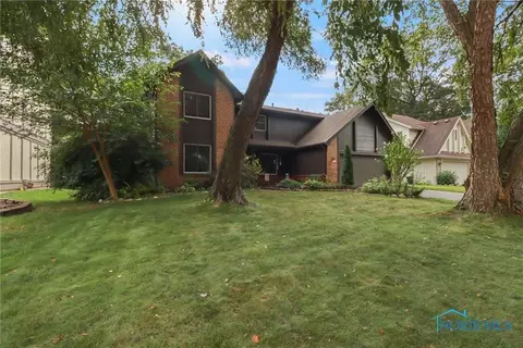 2450 Willesden Green Rd, Toledo, OH 43617