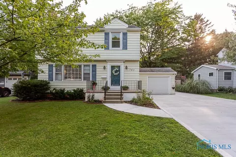 747 Inwood Pl, Maumee, OH 43537