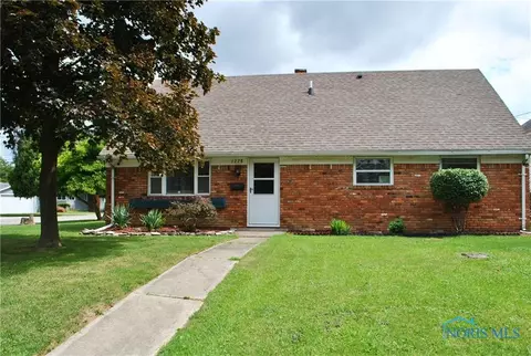 1278 Cady St, Maumee, OH 43537