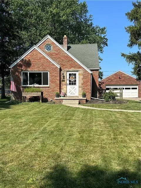 848 Athens Rd, Oregon, OH 43616