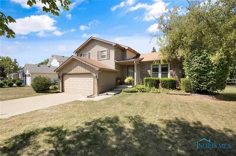 26694 Sheringham Rd, Perrysburg, OH 43551