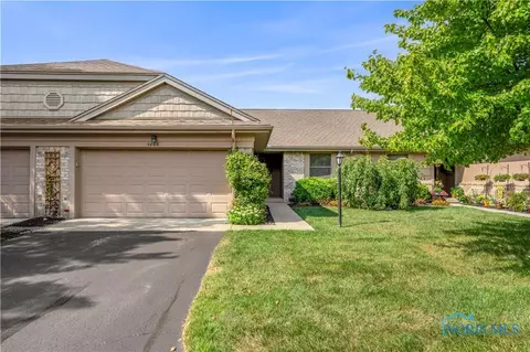 9868 Ford Rd, Perrysburg, OH 43551