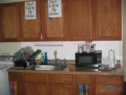 335 Dickens Dr, Toledo, OH 43607 photo 4