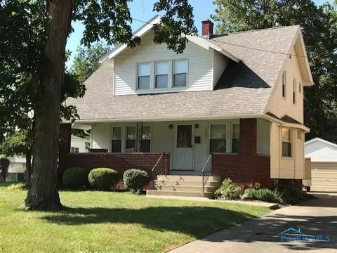2250 Castlewood Dr, Toledo, OH 43613