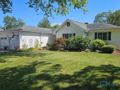 3906 Plumey Rd, Northwood, OH 43619