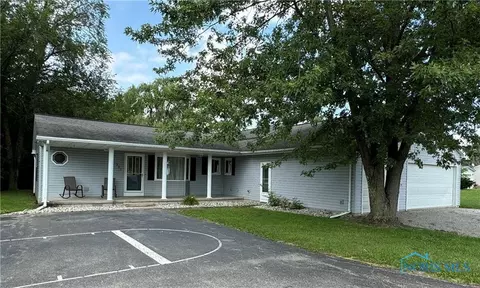 331 E Bartlow St, Deshler, OH 43516 photo 2