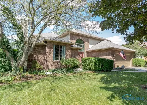 7944 Ivywood Ln, Sylvania, OH 43560