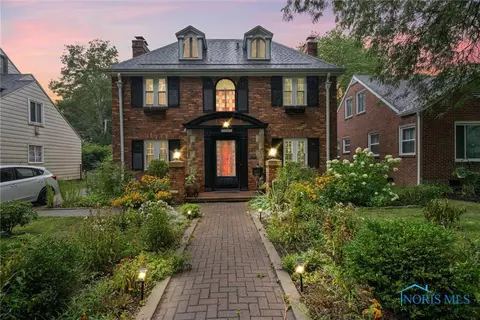 2623 Drummond Rd, Toledo, OH 43606
