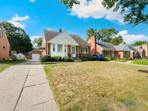 2837 Wyndale Rd, Toledo, OH 43613