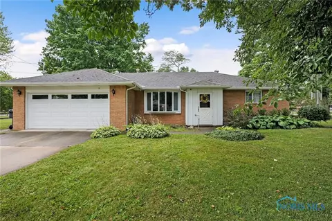 14 Arlington Ct, Bowling Green, OH 43402