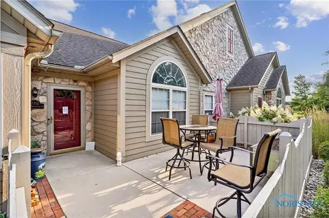 7712 E Watermark Dr #6-7712, Findlay, OH 45840