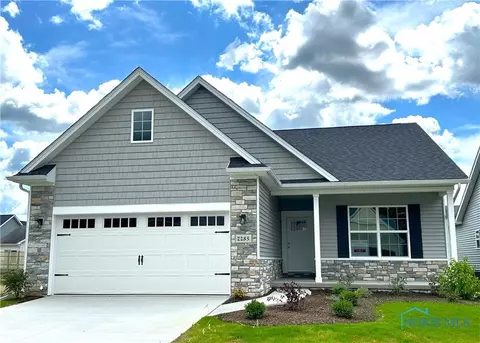 2285 Falling Waters Ln, Perrysburg, OH 43551