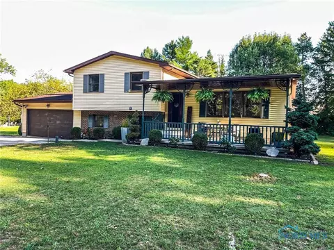 23065 Wintergreen Rd, Grand Rapids, OH 43522