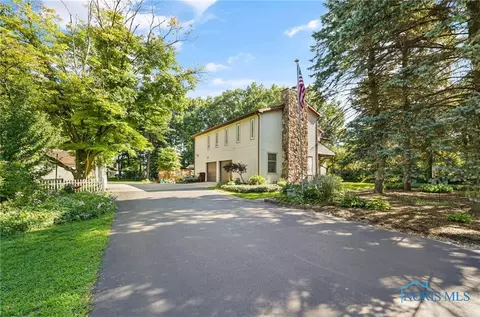 8008 Angola Rd, Holland, OH 43528