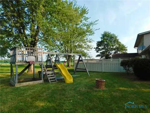 209 Ohio Dr, Bryan, OH 43506 photo 5
