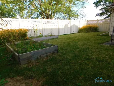 209 Ohio Dr, Bryan, OH 43506 photo 6