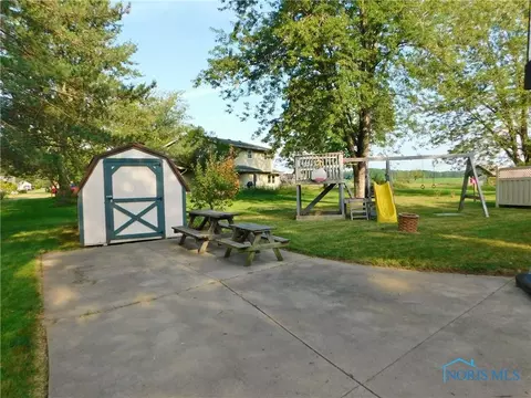 209 Ohio Dr, Bryan, OH 43506 photo 4