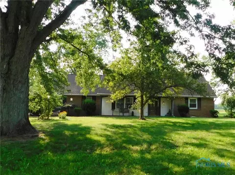 209 Ohio Dr, Bryan, OH 43506 photo 3