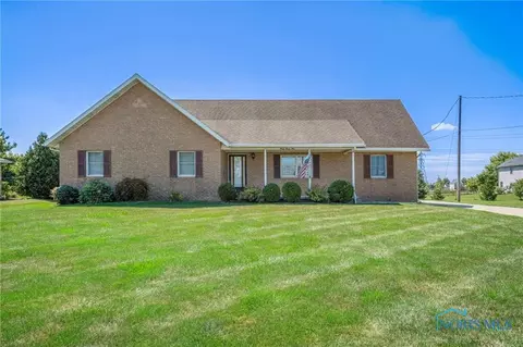 4034 Brown Rd, Oregon, OH 43616