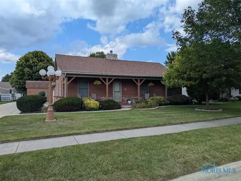 21 Meadow Lane Dr, Delta, OH 43515