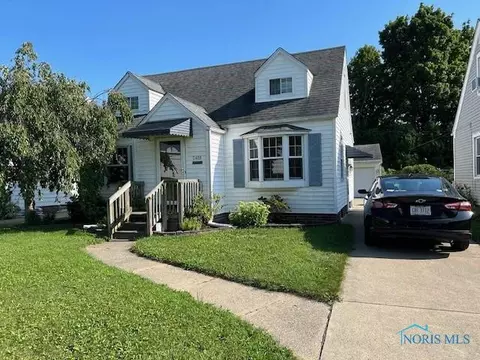 2418 Brown Rd, Oregon, OH 43616