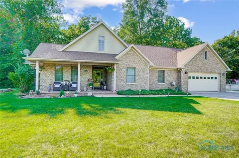 19577 Fostoria Rd, Pemberville, OH 43450