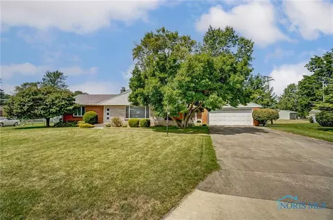 716 W Circle Dr, Findlay, OH 45840