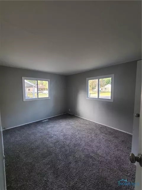 110 Independence Rd, Toledo, OH 43607 photo 7
