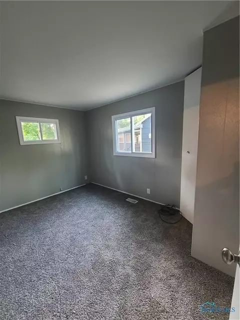 110 Independence Rd, Toledo, OH 43607 photo 6