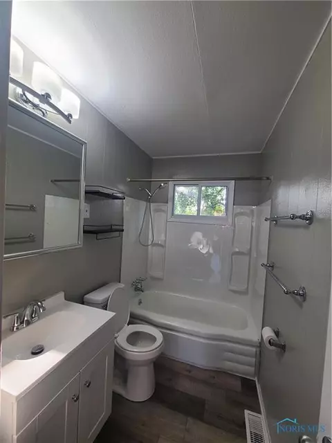 110 Independence Rd, Toledo, OH 43607 photo 13