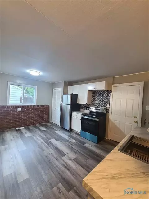 110 Independence Rd, Toledo, OH 43607 photo 12