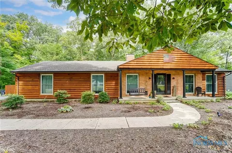 1434 Fostoria Ave, Findlay, OH 45840