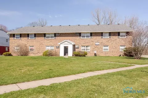 1338 Brooke Park Dr, Toledo, OH 43612