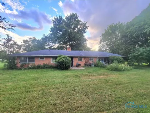1415 Millbury Rd, Northwood, OH 43619