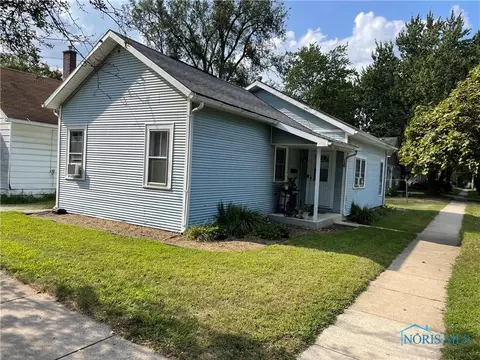 135 E Merry Ave, Bowling Green, OH 43402