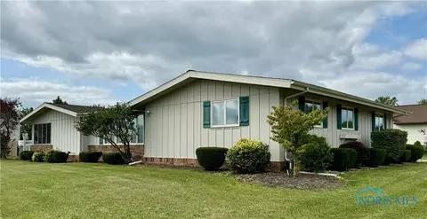 1329 Pinehurst Dr, Defiance, OH 43512
