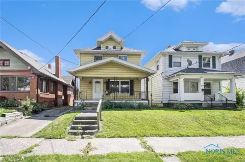 233 Valleywood Dr, Toledo, OH 43605