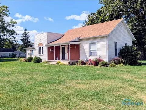 121 W Strong St, Wayne, OH 43466 photo 3