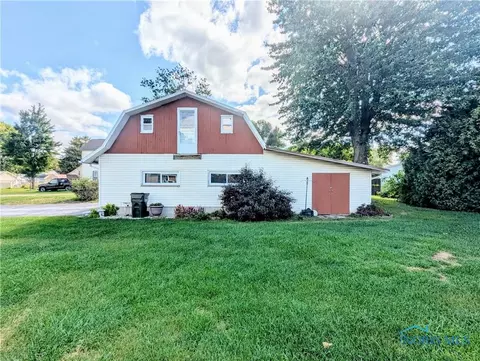 121 W Strong St, Wayne, OH 43466 photo 5