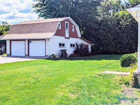 121 W Strong St, Wayne, OH 43466 photo 4