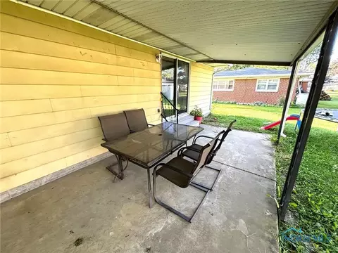 911 E Graceway Dr, Napoleon, OH 43545 photo 5