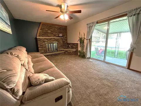 911 E Graceway Dr, Napoleon, OH 43545 photo 11