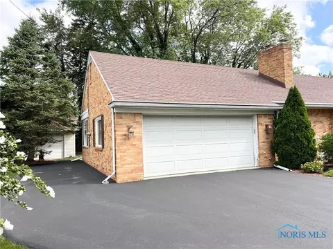 4664 Springbrook Dr, Toledo, OH 43615 photo 3